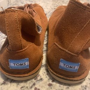 Toms Suede Boots